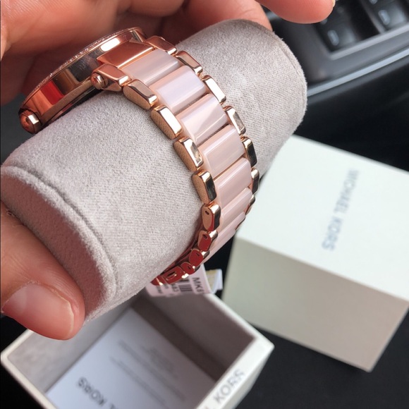 MK Watch - Picture 2 of 3